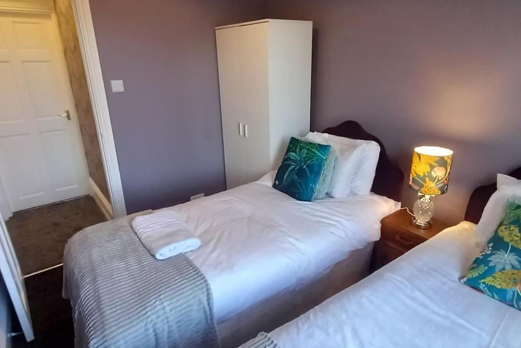 Peaceful Home From Home - Spacious 3 Bedroom House Accommodating 7 - Ideal For Families And Workers Gateshead Luaran gambar