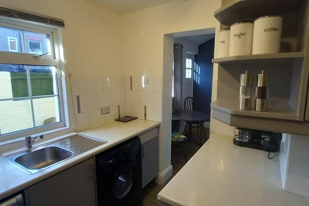 Peaceful Home From Home - Spacious 3 Bedroom House Accommodating 7 - Ideal For Families And Workers Gateshead Luaran gambar